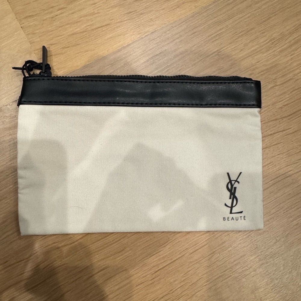YSL Beaute Pouc